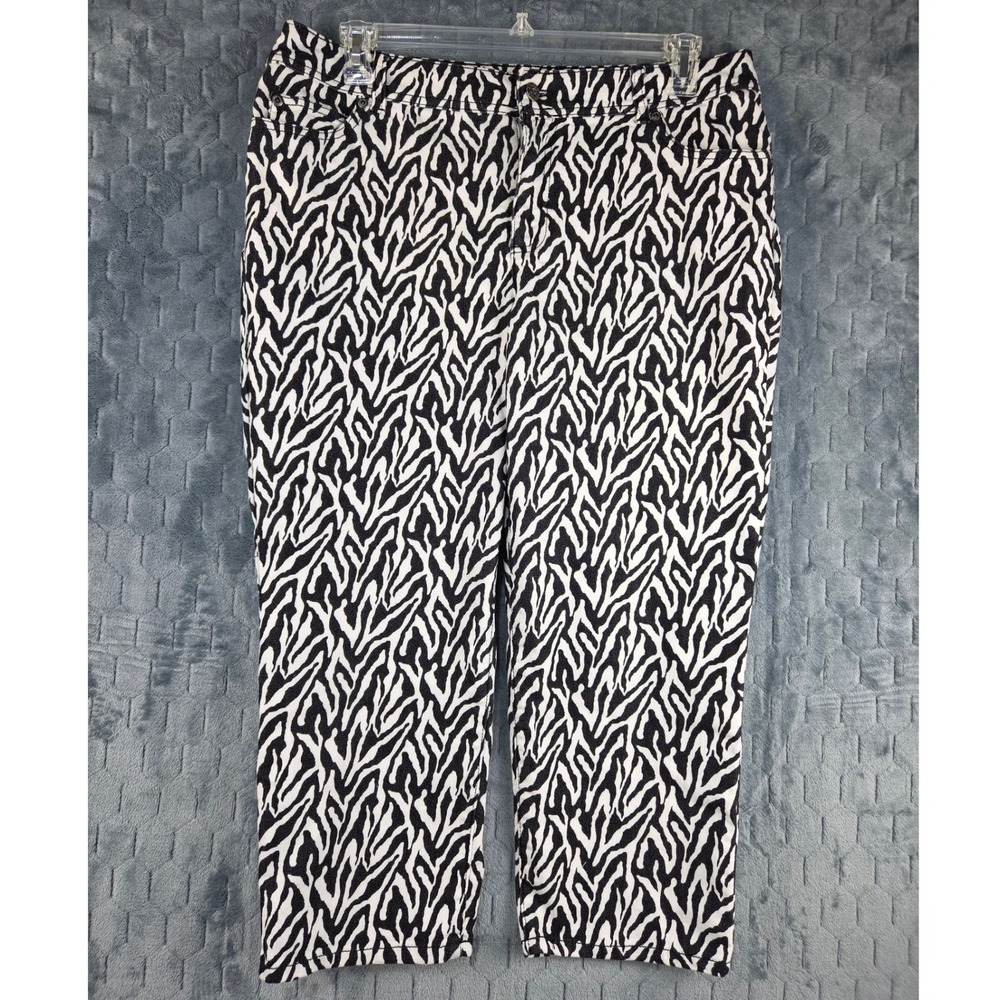 Chicos So Slimming Zebra Print Crop Pants Size 2.5 Black White‎ Animal Print